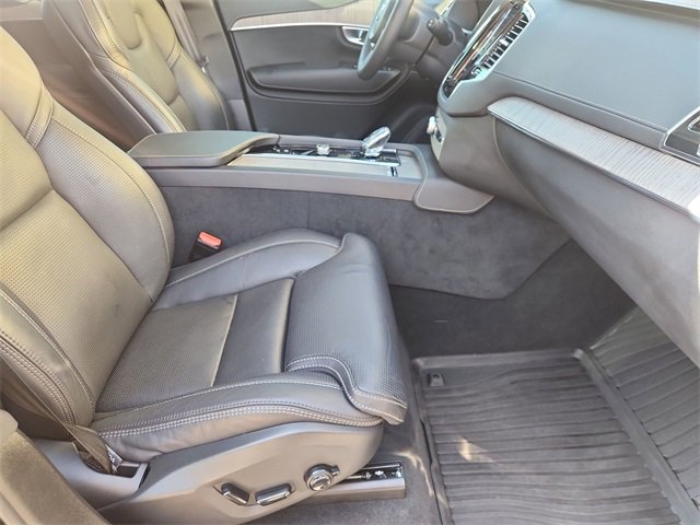 Used 2024 Volvo XC90 B6 Ultimate w/ Protection Package Premier image 28