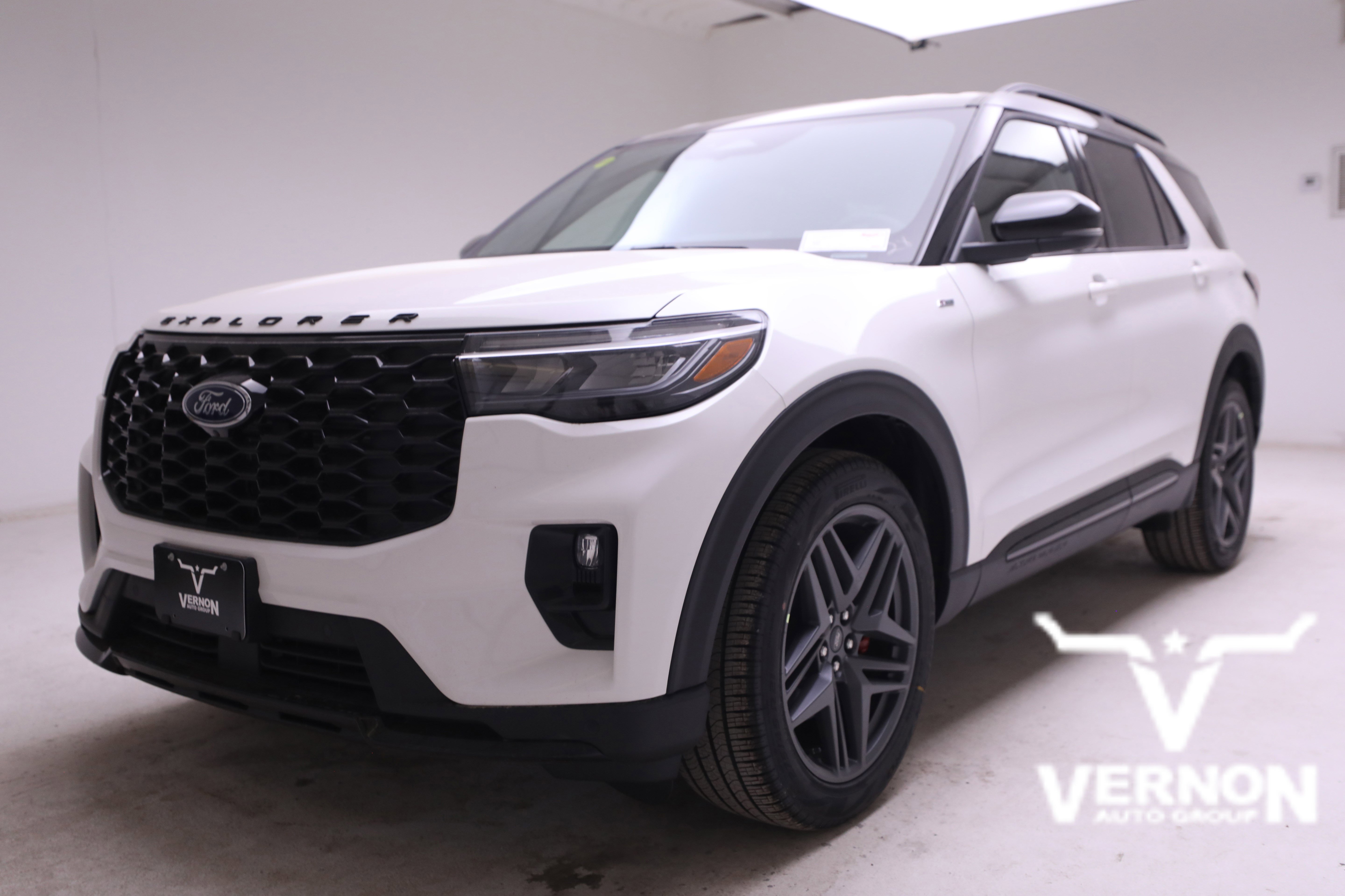 New 2025 Ford Explorer ST-Line w/ Premium Package