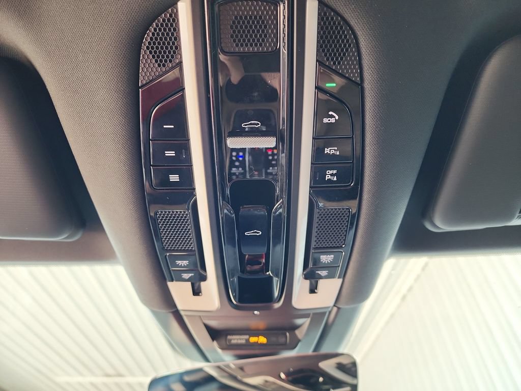 Used 2020 Porsche Cayenne AWD/4WD image 35