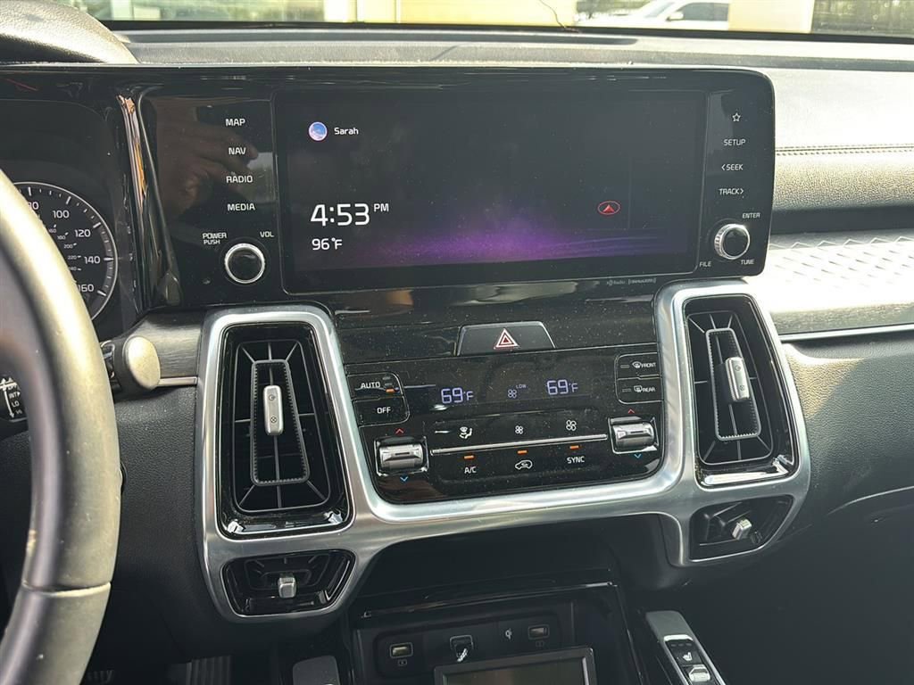Used 2021 Kia Sorento SX image 11