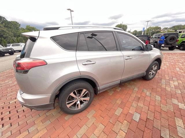 Used 2018 Toyota RAV4 XLE FWD image 19