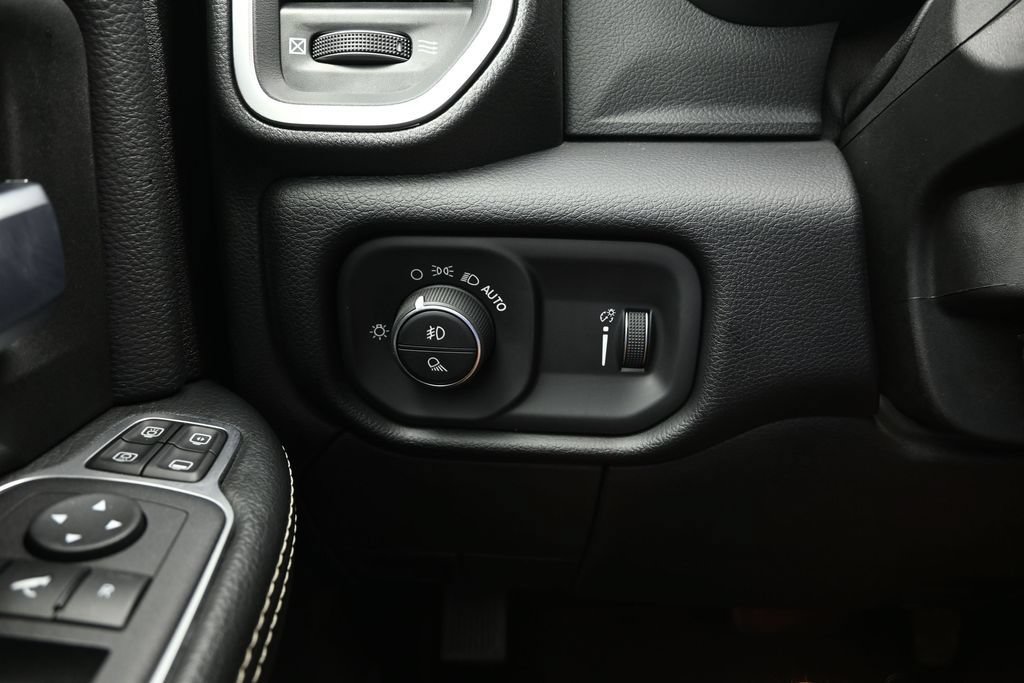 Used 2024 RAM 2500 Big Horn w/ Off Road Package AWD/4WD image 24