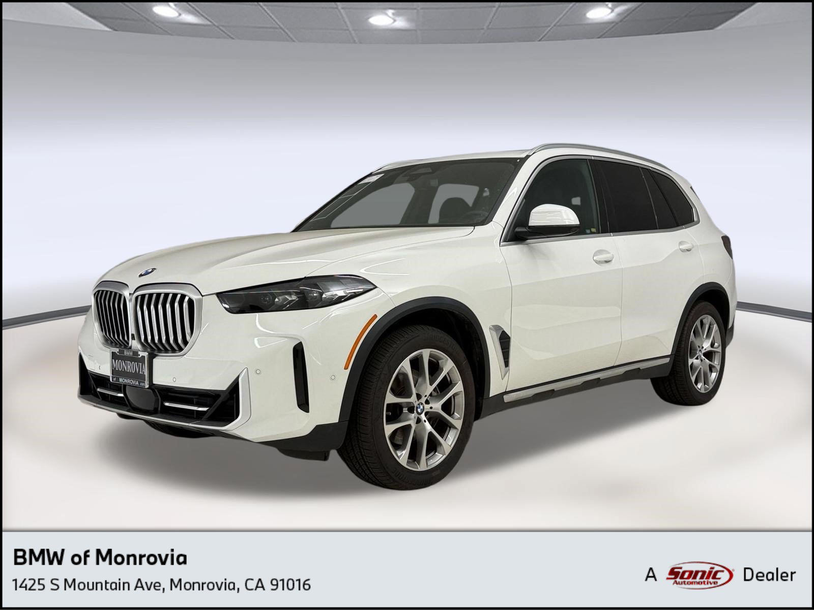 Certified 2024 BMW X5 xDrive40i w/ Parking Assistance Package AWD/4WD image 1