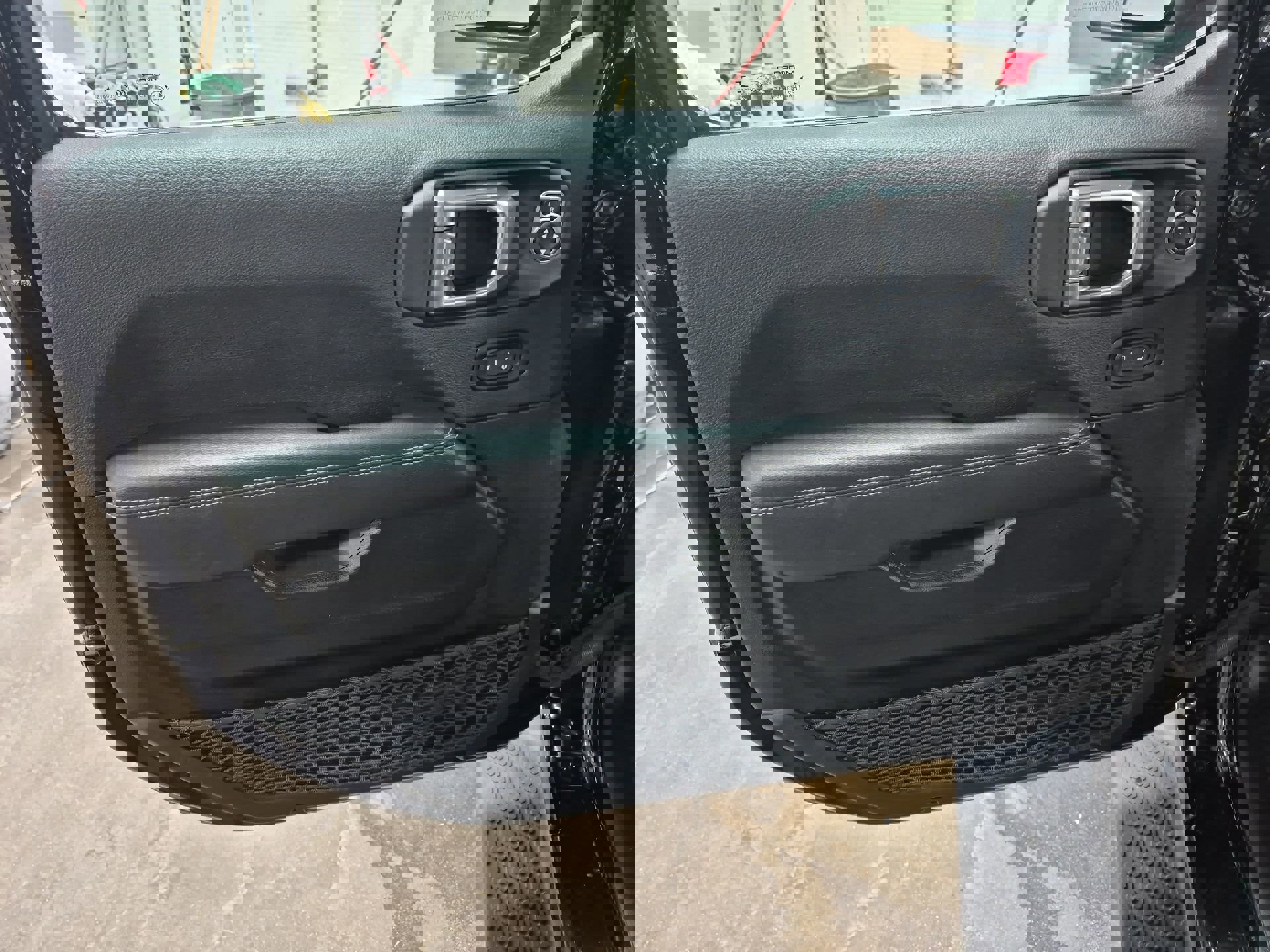 Used 2023 Jeep Wrangler Sahara w/ Cold Weather Group image 23