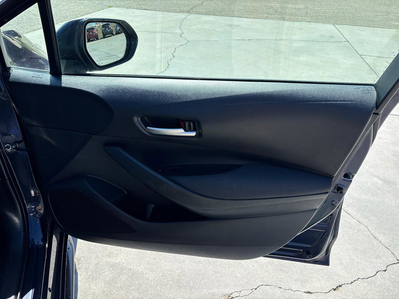 Used 2021 Toyota Corolla LE image 28
