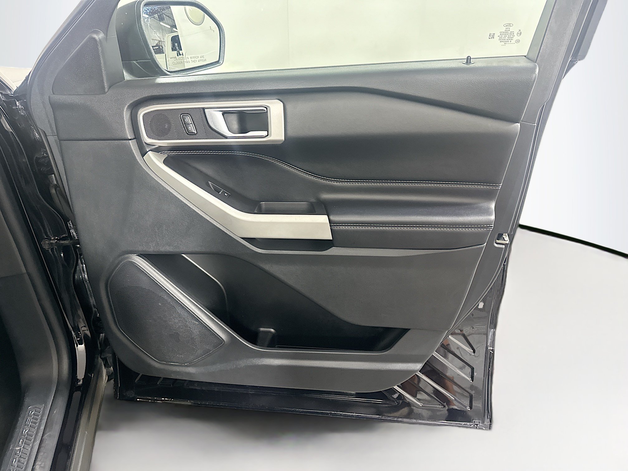 Used 2022 Ford Explorer XLT w/ Equipment Group 202A RWD image 33