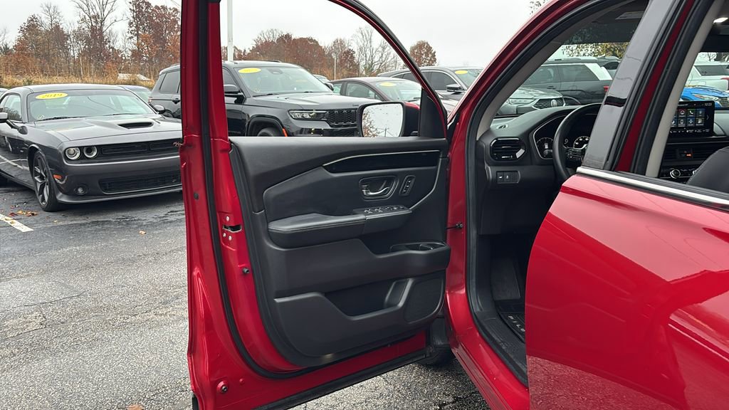 Certified 2023 Honda Pilot Touring image 11