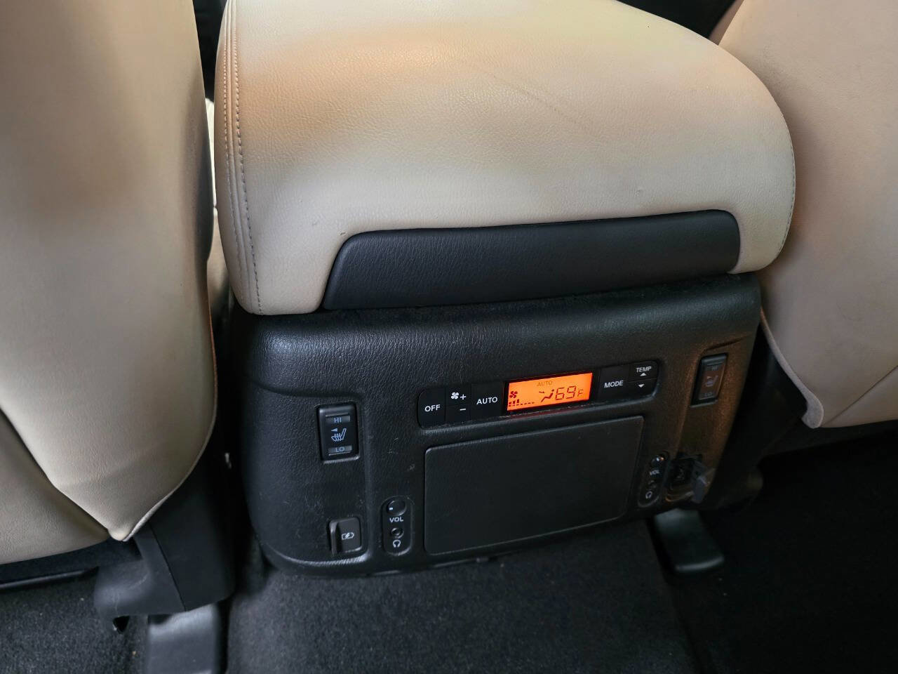 Used 2018 Nissan Armada Platinum w/ Captain Seat Package image 32