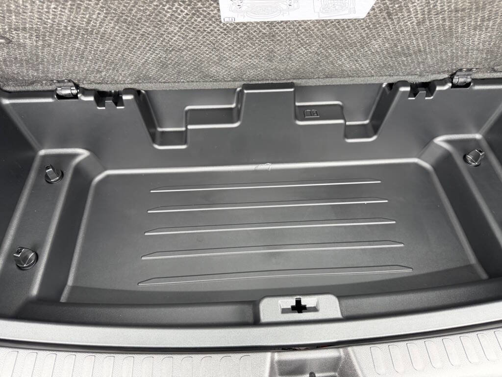 Used 2026 Chevrolet Traverse RS image 53