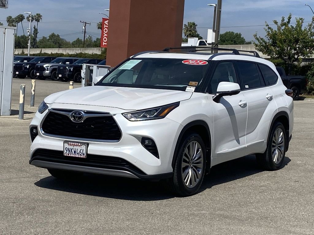 Used 2024 Toyota Highlander Platinum image 38