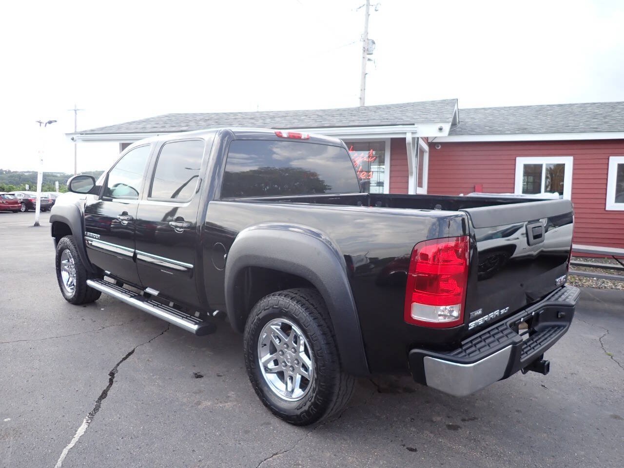 Used 2008 GMC Sierra 1500 SLT w/ All-Terrain Package AWD/4WD image 6