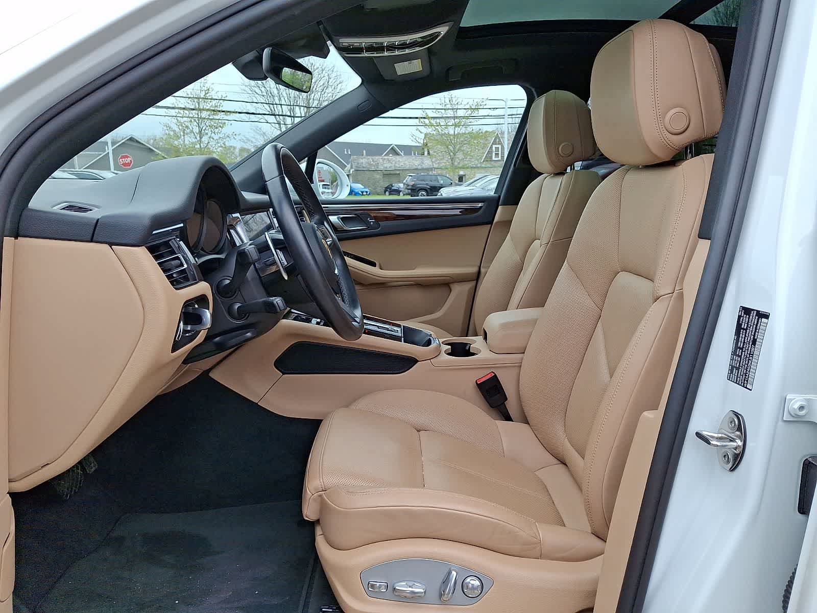 Used 2022 Porsche Macan AWD/4WD image 14