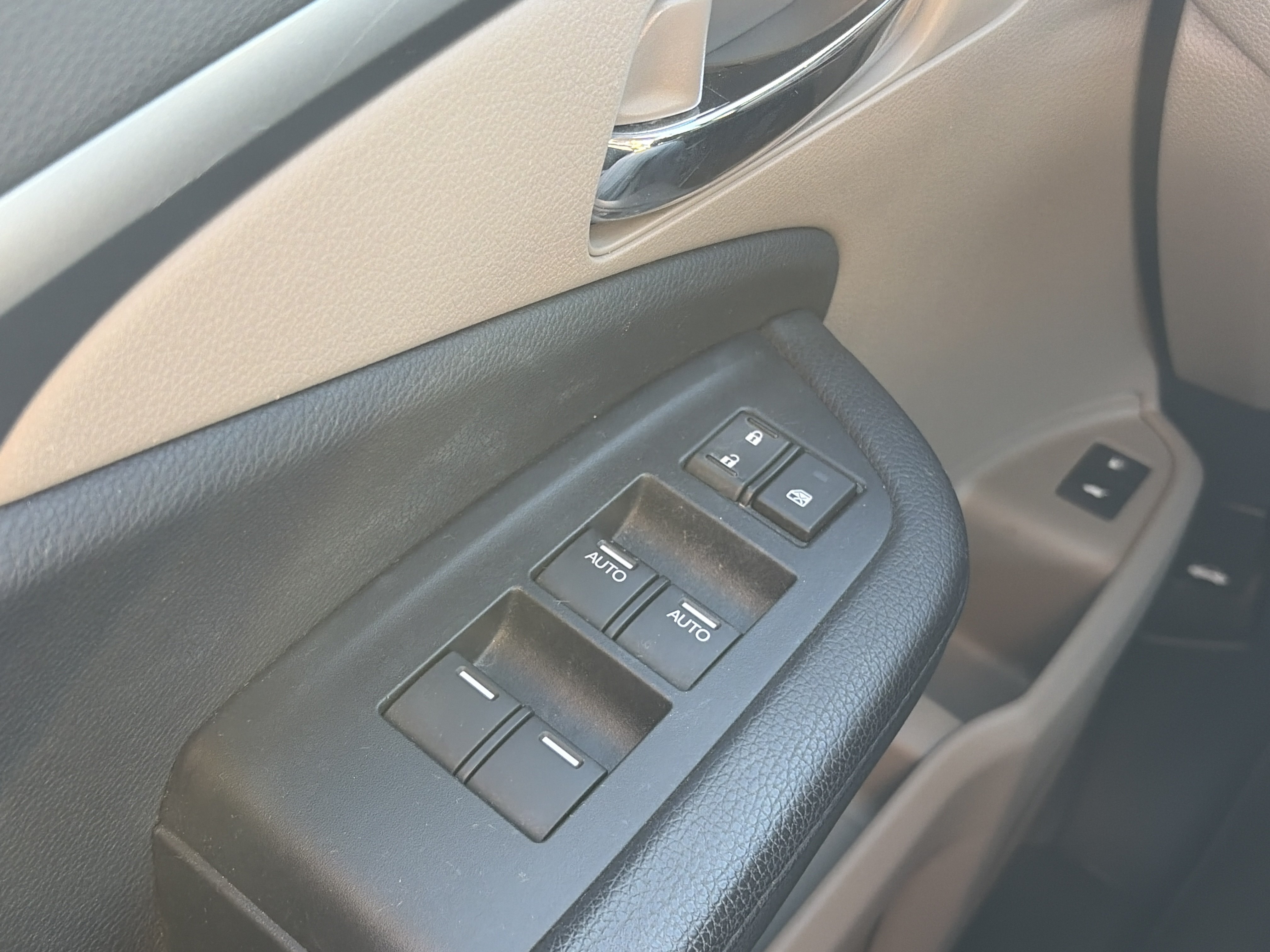 Used 2016 Honda Pilot EX-L image 4