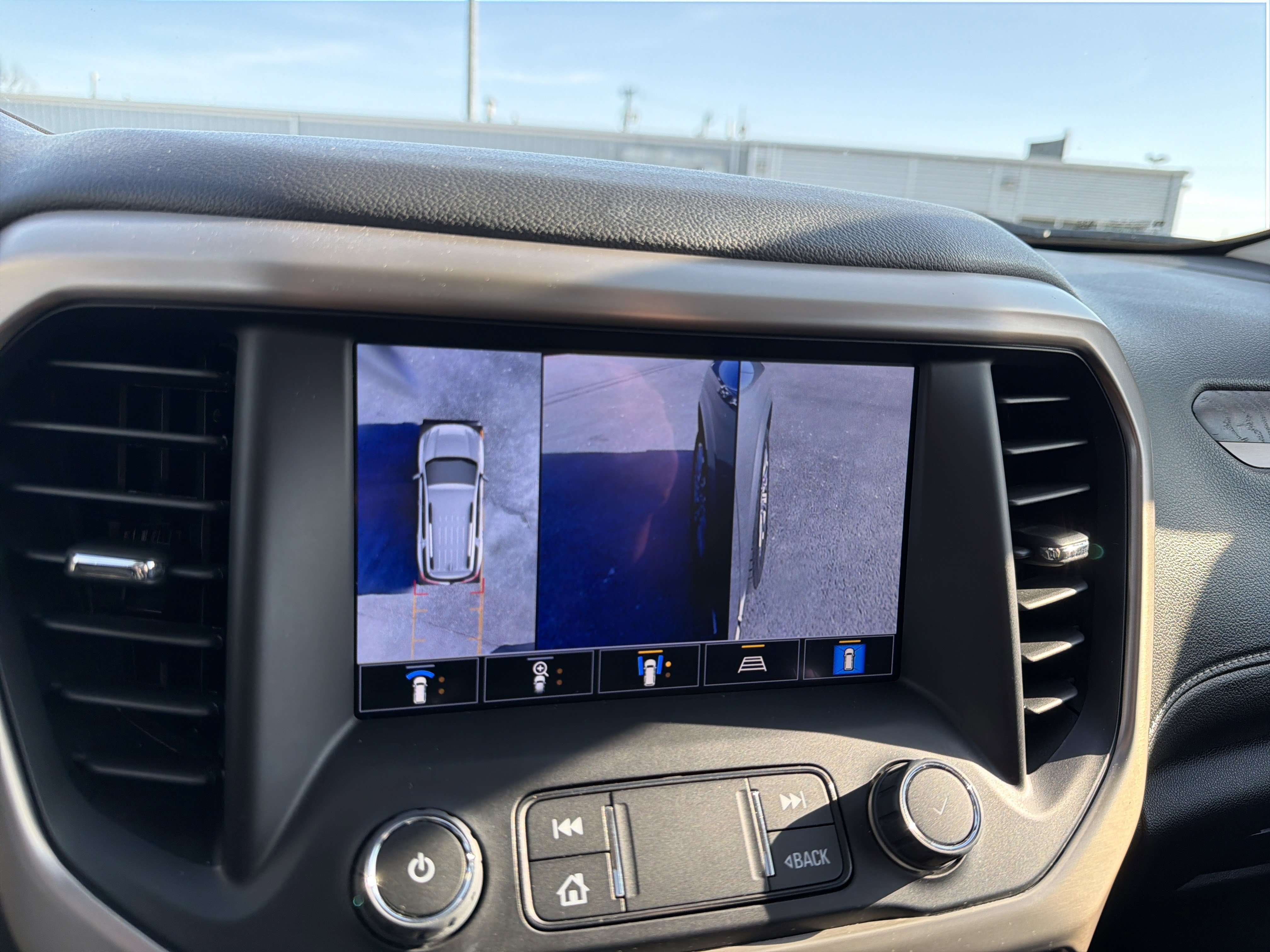 Used 2023 GMC Acadia Denali w/ Denali Technology Package image 27