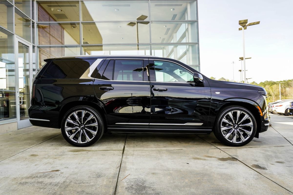 Used 2026 Cadillac Escalade Luxury w/ Touring Package image 6