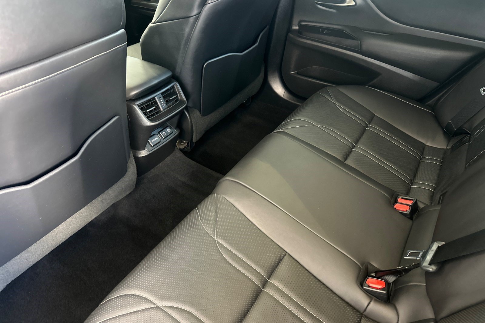 Certified 2021 Lexus ES 350 Ultra Luxury w/ Accessory Package 2 FWD image 15