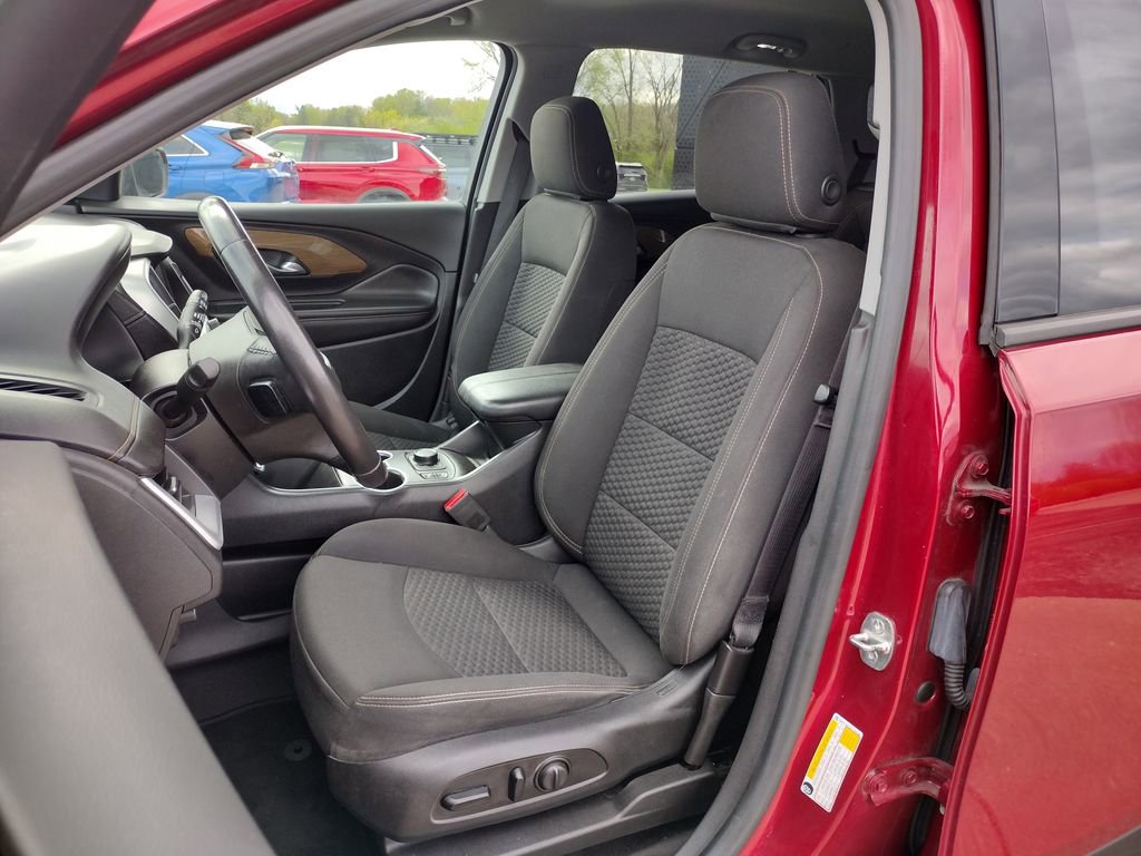 Used 2020 GMC Terrain SLE w/ Driver Convenience Package FWD image 2
