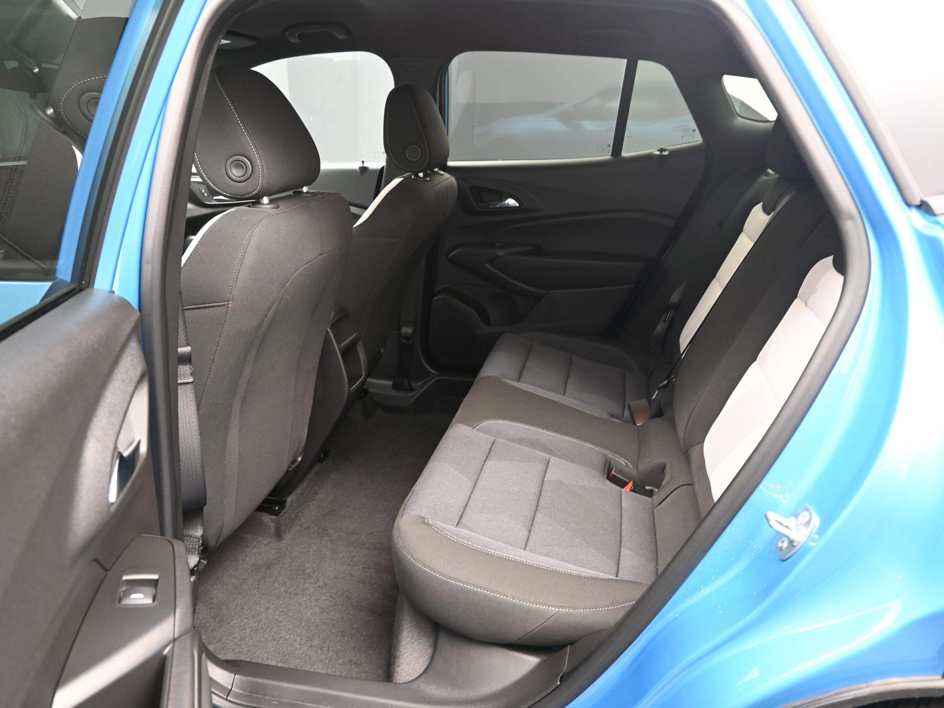 Used 2025 Chevrolet Trax RS image 18