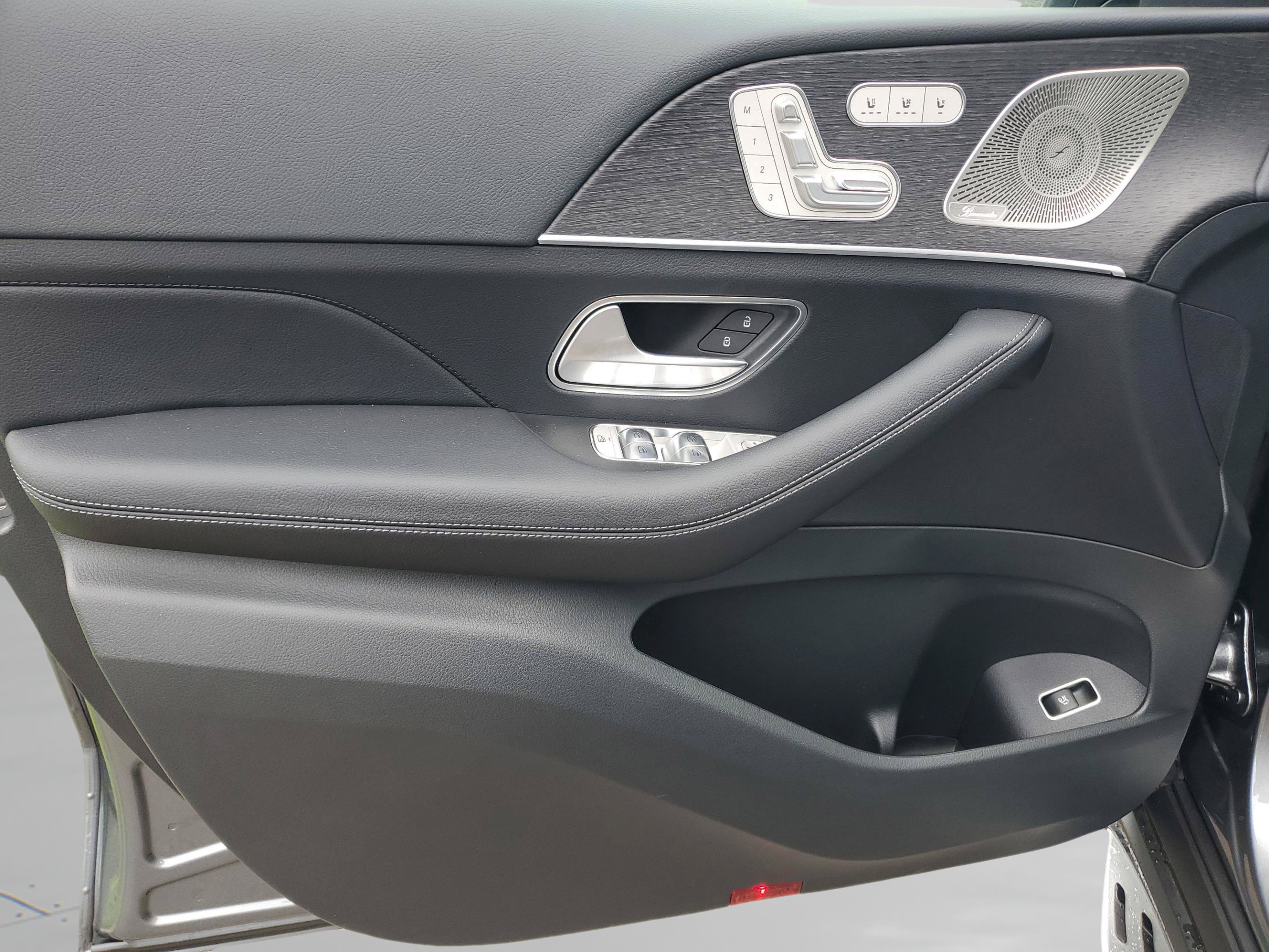 Certified 2026 Mercedes-Benz GLS 450 4MATIC image 34