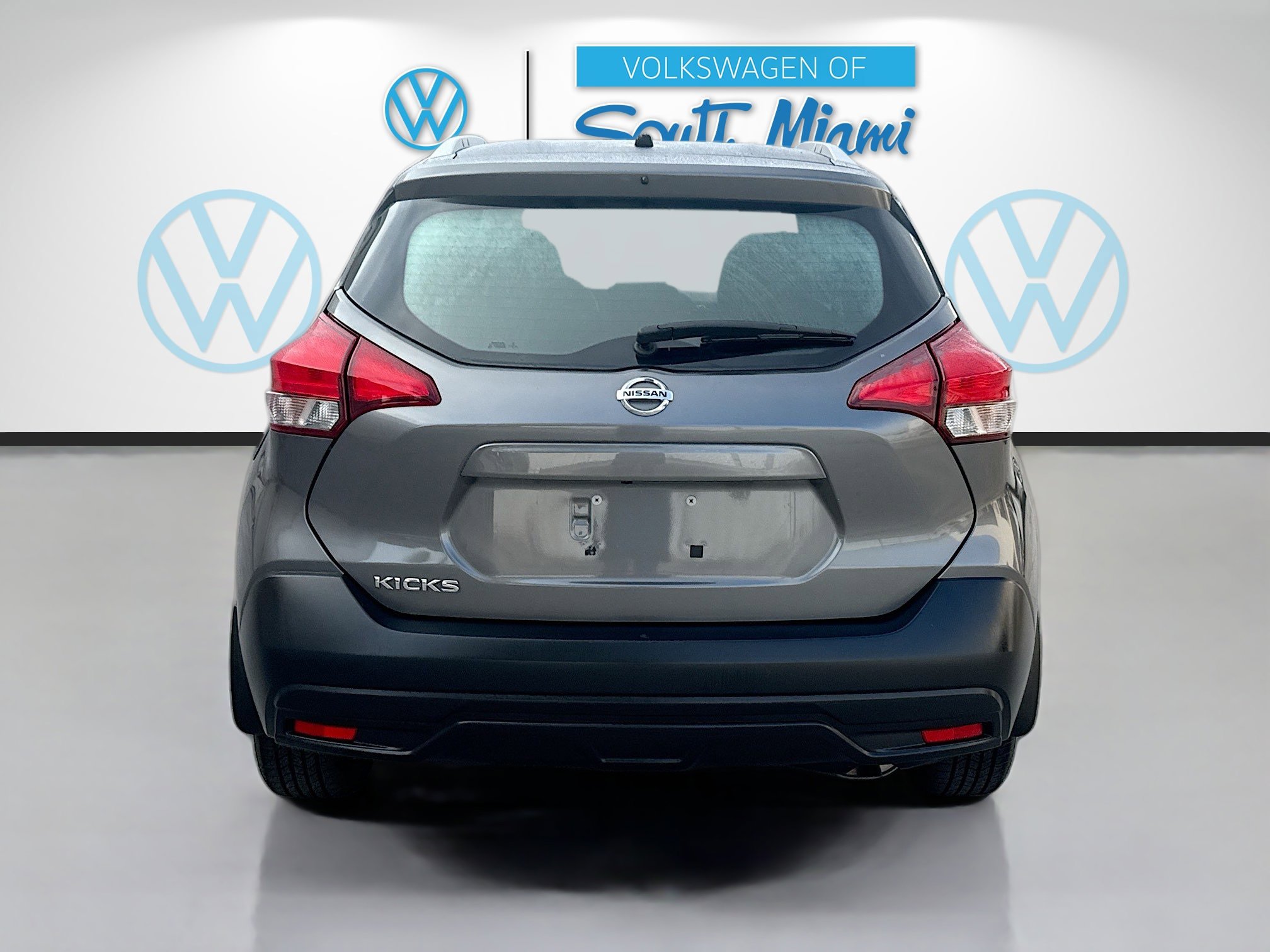 Used 2019 Nissan Kicks S image 6