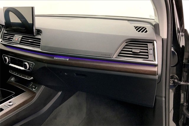 Used 2023 Audi Q5 2.0T Prestige w/ Prestige Package image 16