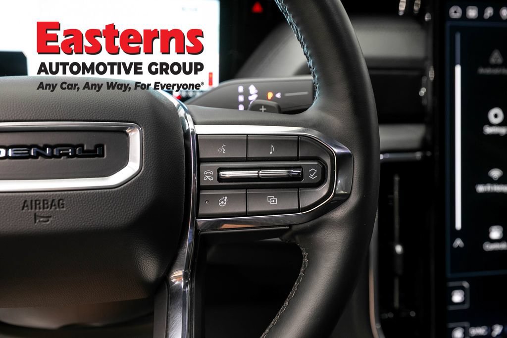 Used 2025 GMC Yukon Denali AWD/4WD image 16