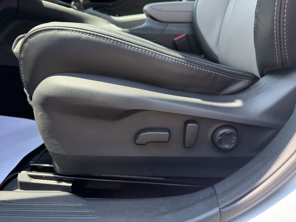 Certified 2025 Subaru Outback Limited AWD/4WD image 11