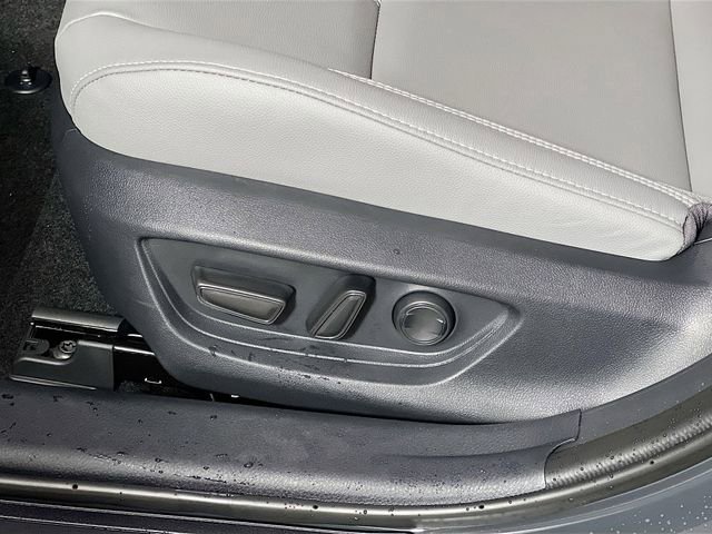 New 2025 Toyota Camry SE image 13