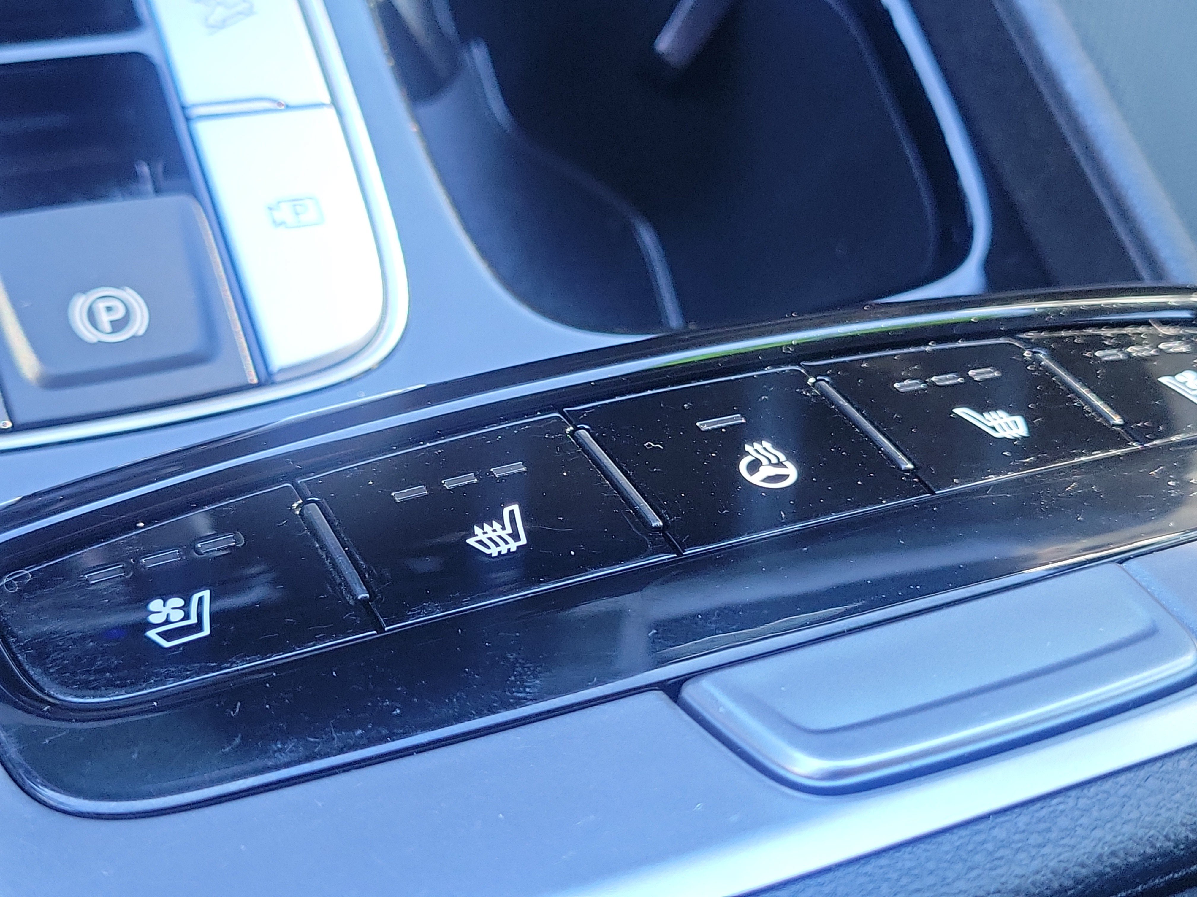 Certified 2023 Hyundai Santa Cruz Limited AWD/4WD image 18