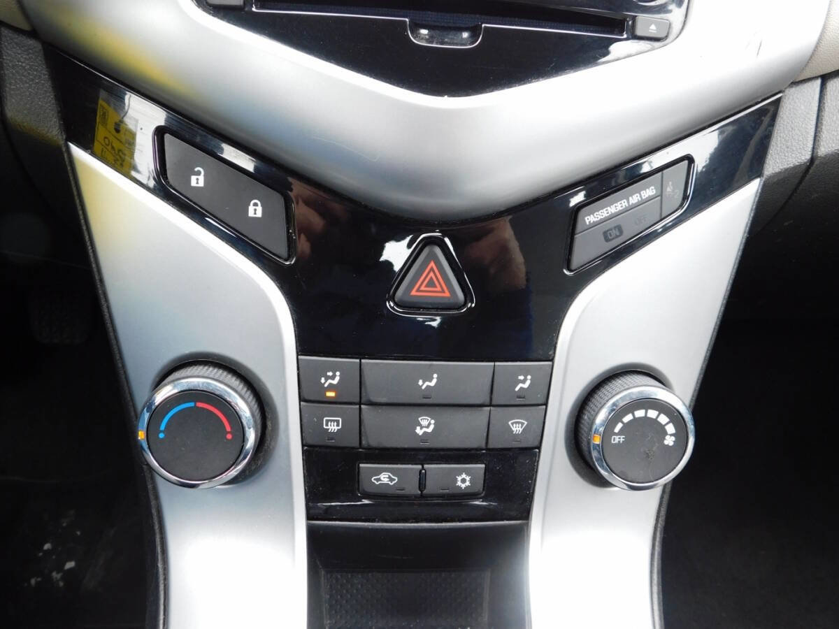 Used 2014 Chevrolet Cruze LS image 11