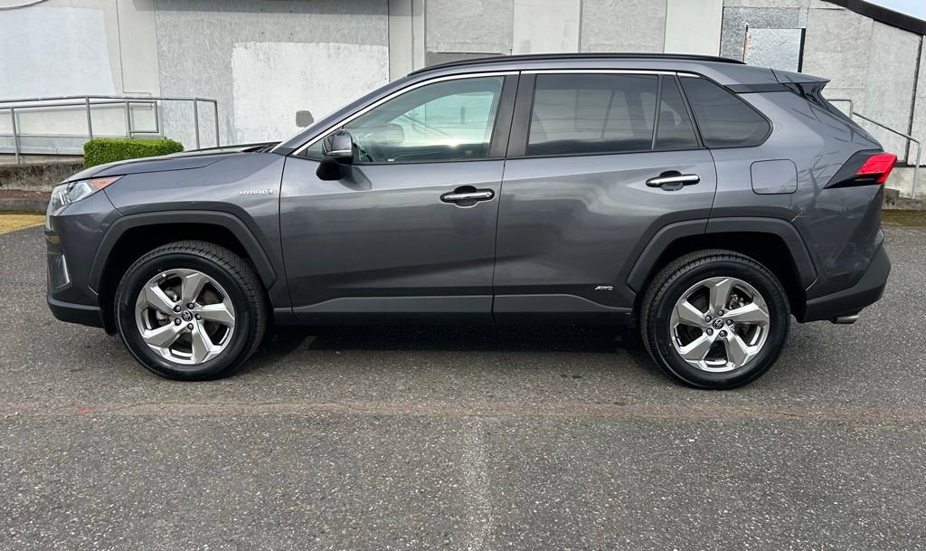 Used 2021 Toyota RAV4 Limited AWD/4WD image 8