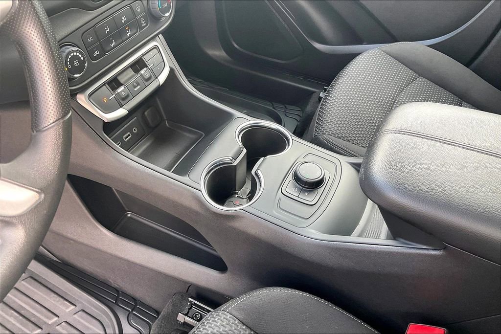 Used 2024 GMC Terrain SLE image 16