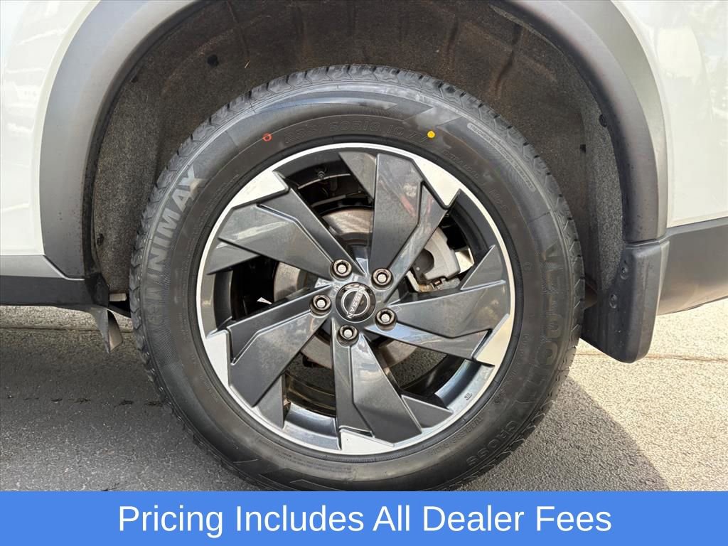 Used 2024 Nissan Rogue SV AWD/4WD image 27