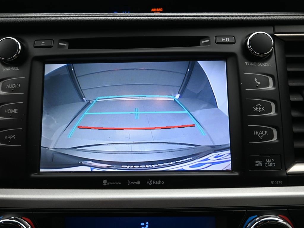 Used 2017 Toyota Highlander image 17