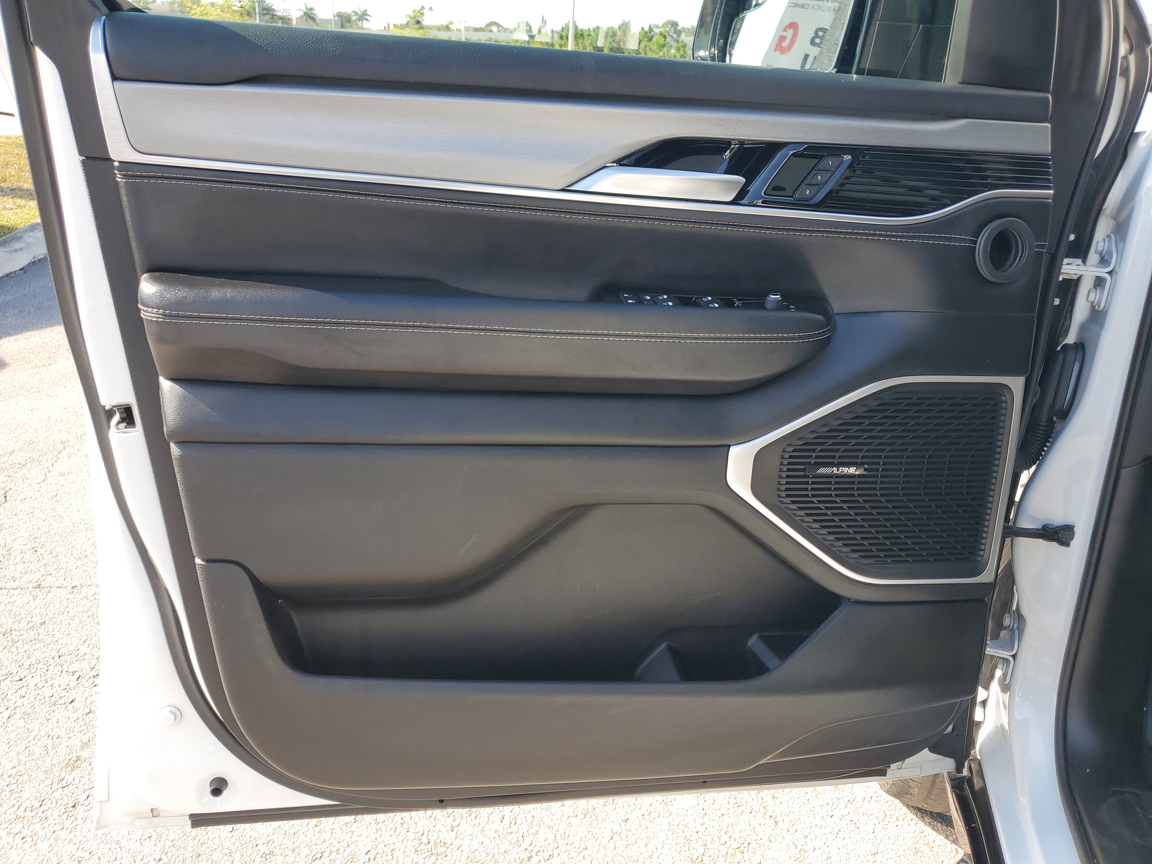 Used 2023 Jeep Wagoneer Series II image 33