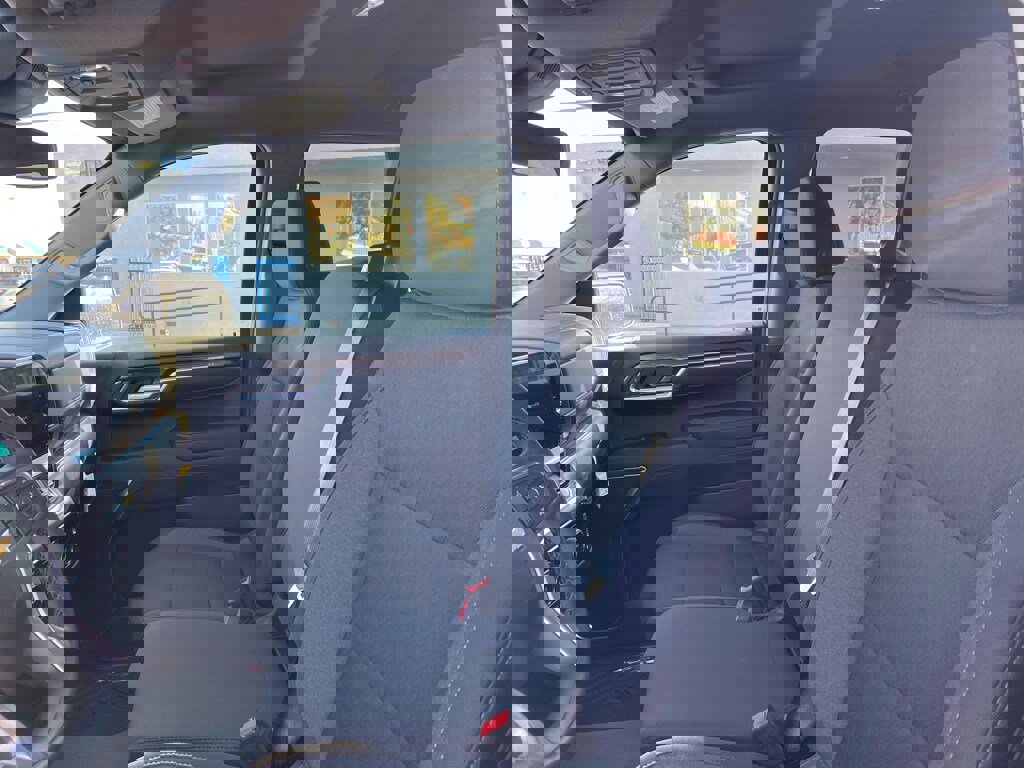 Used 2025 Chevrolet Silverado 1500 LT image 20