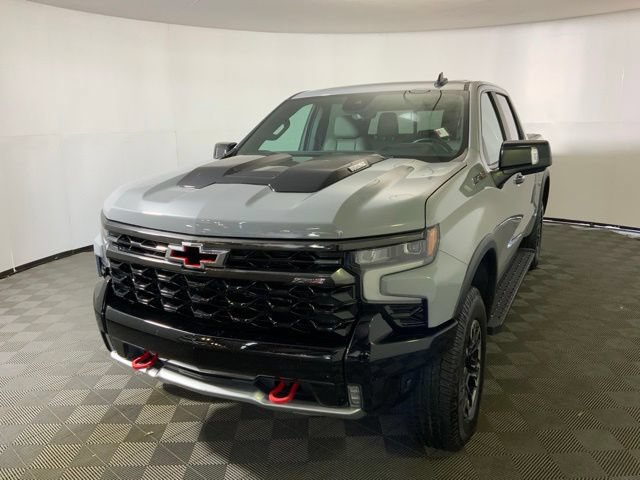 Used 2024 Chevrolet Silverado 1500 ZR2 w/ Technology Package AWD/4WD image 3