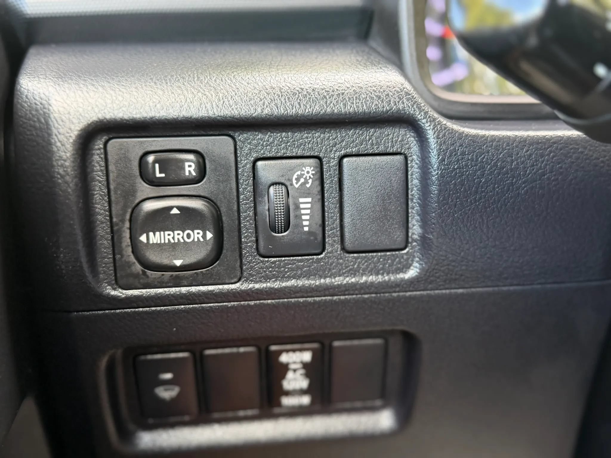 Used 2018 Toyota 4Runner TRD Off-Road AWD/4WD image 31