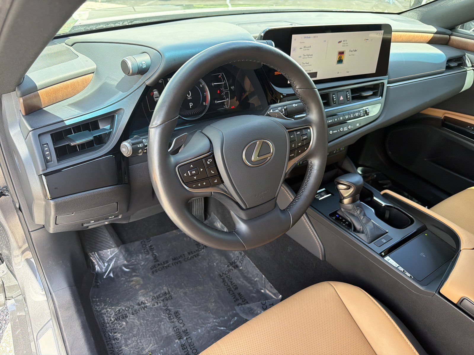 Used 2025 Lexus ES 350 w/ Premium Package FWD image 17