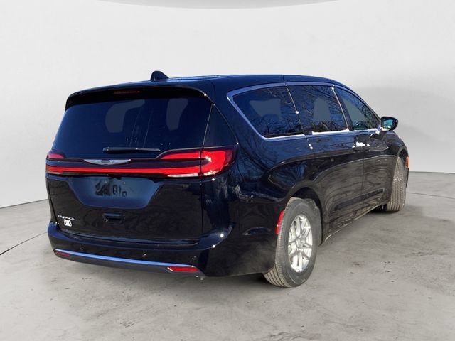 New 2026 Chrysler Pacifica Select FWD image 6