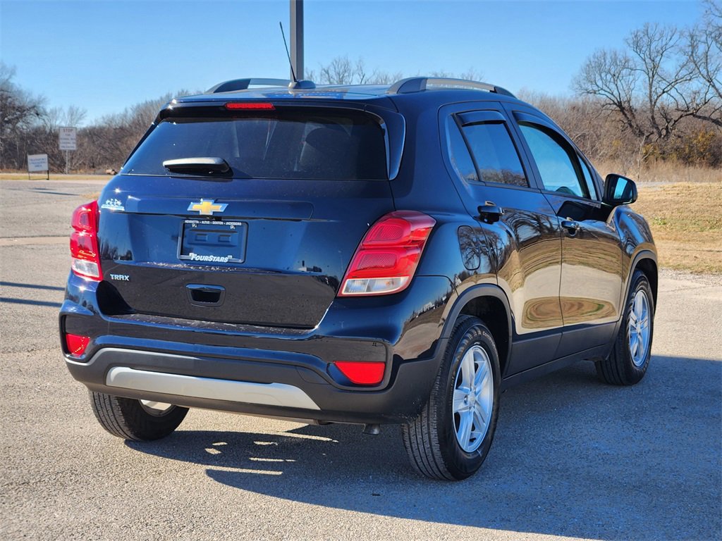 Used 2022 Chevrolet Trax LT w/ LT Convenience Package image 7