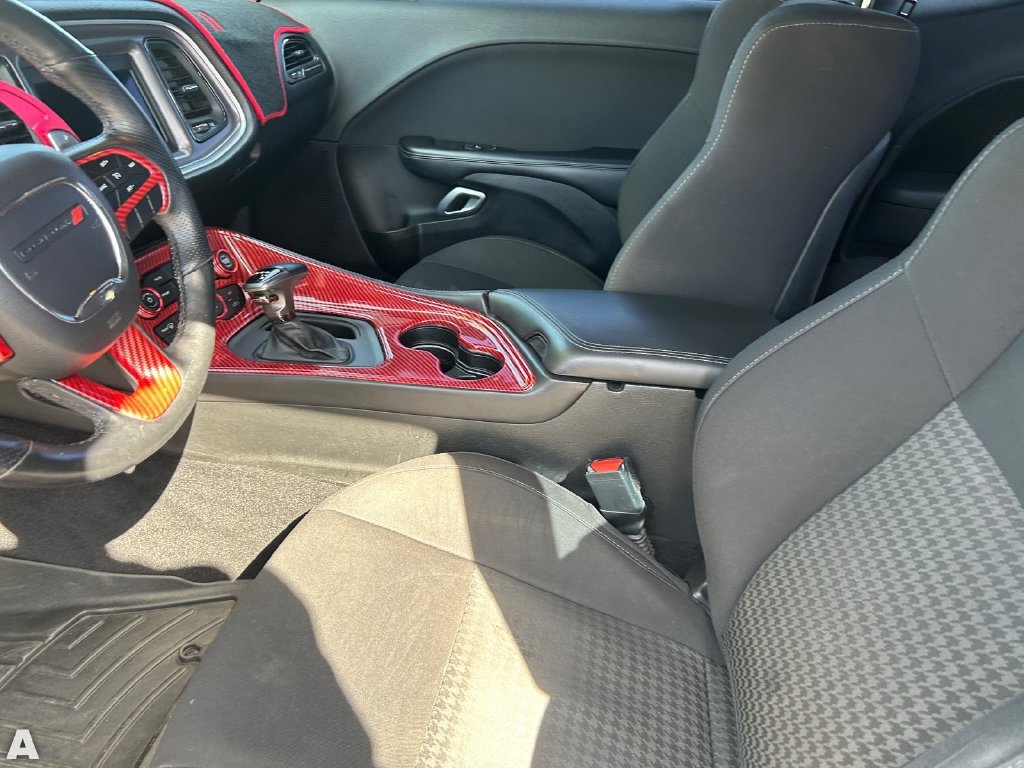 Used 2019 Dodge Challenger R/T w/ Driver Convenience Group RWD image 16