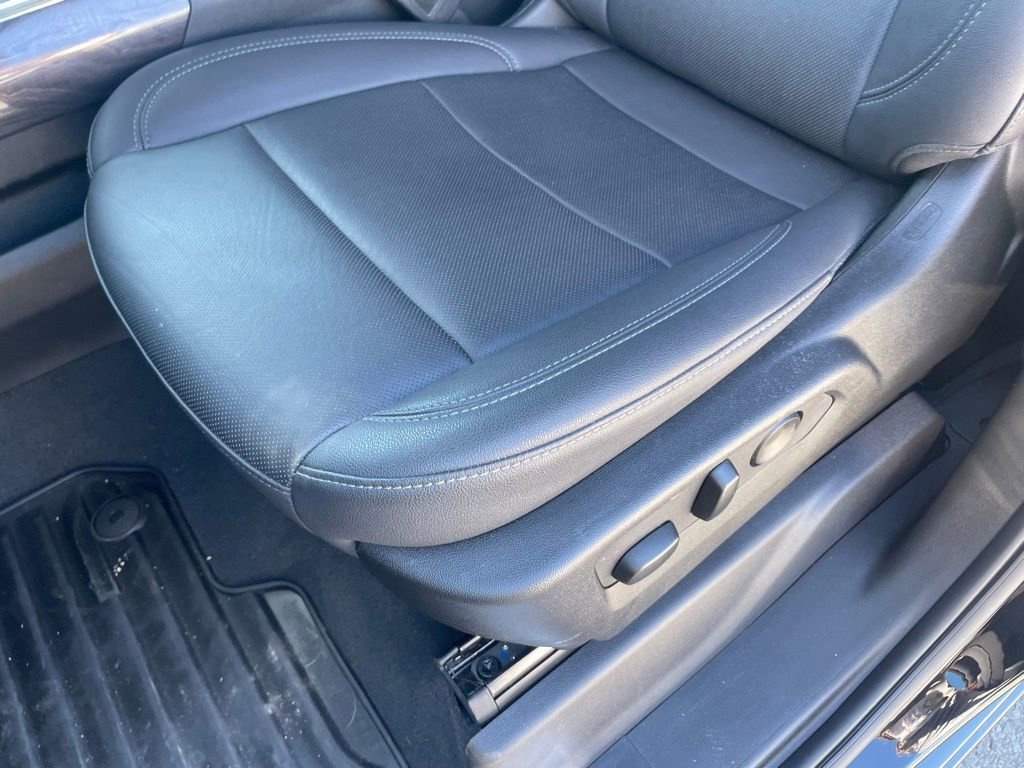 Used 2025 Chevrolet Silverado 2500 LTZ w/ LTZ Convenience Package image 22