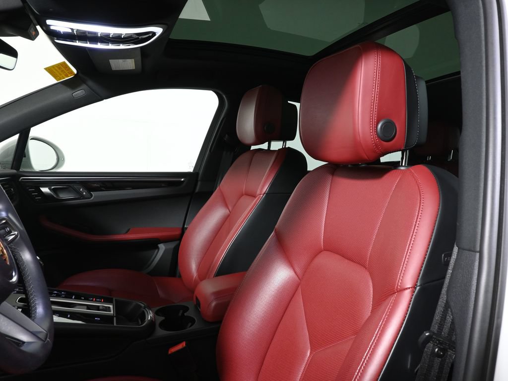 Used 2024 Porsche Macan AWD/4WD image 6