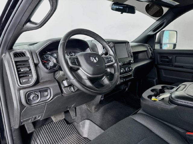 Used 2024 RAM 2500 Tradesman w/ Chrome Appearance Group AWD/4WD image 9