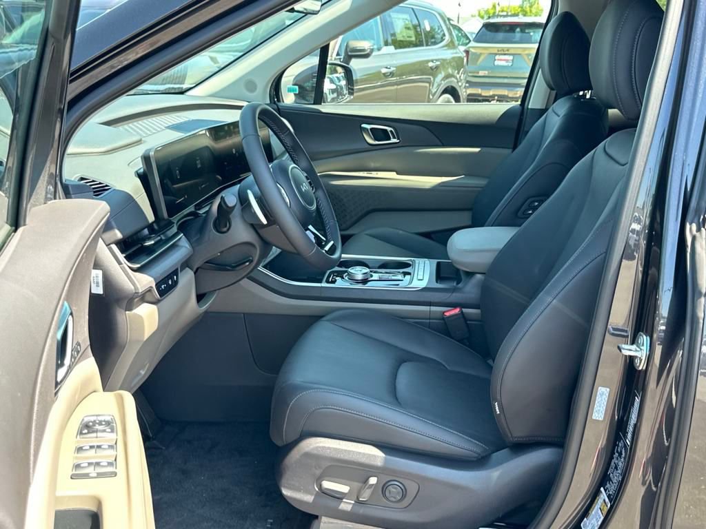 New 2026 Kia Carnival EX image 9