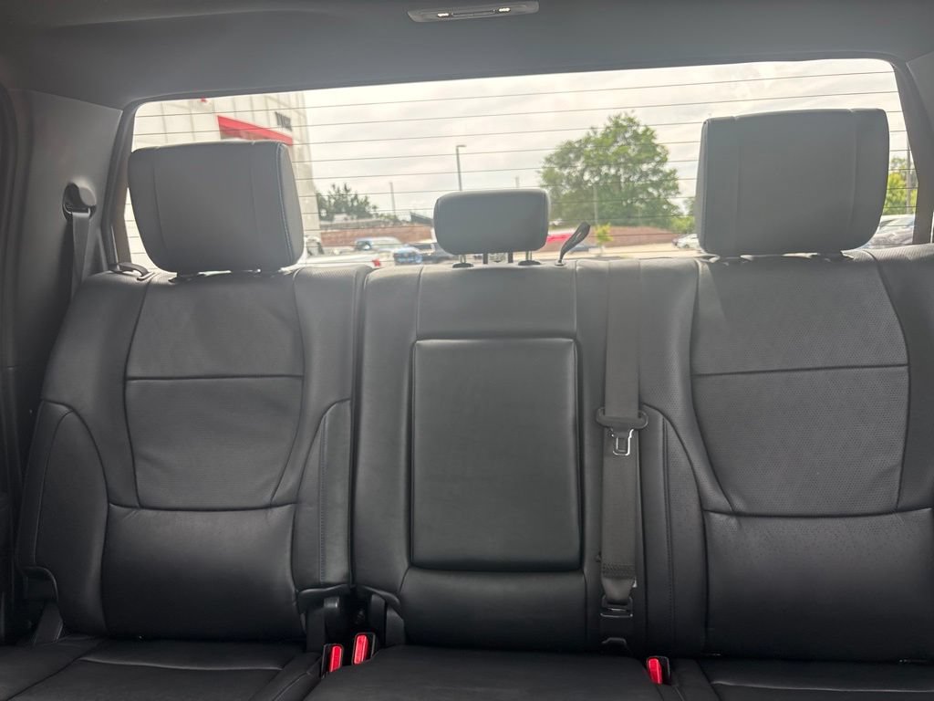 Used 2025 Toyota Tundra Platinum AWD/4WD image 36