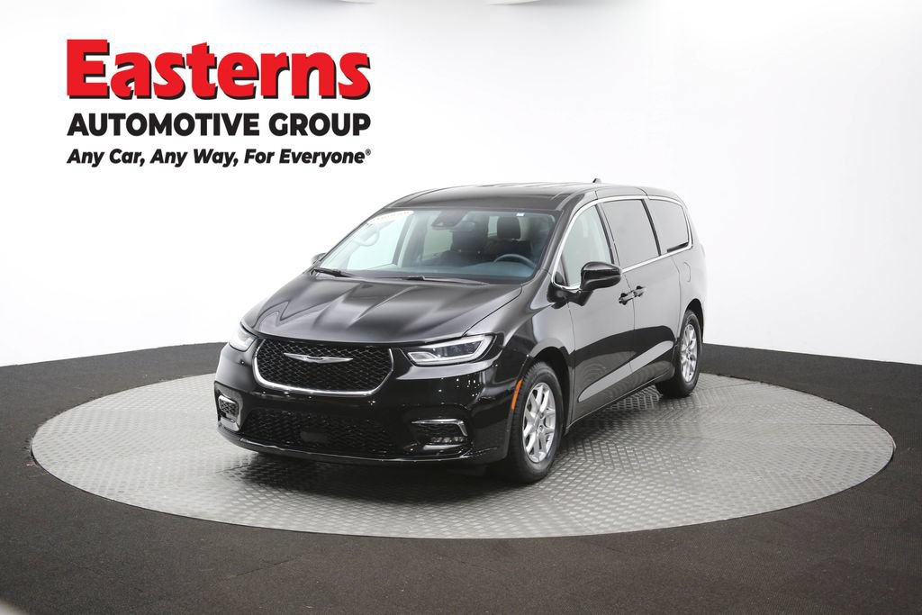 Used 2023 Chrysler Pacifica Touring-L FWD image 56