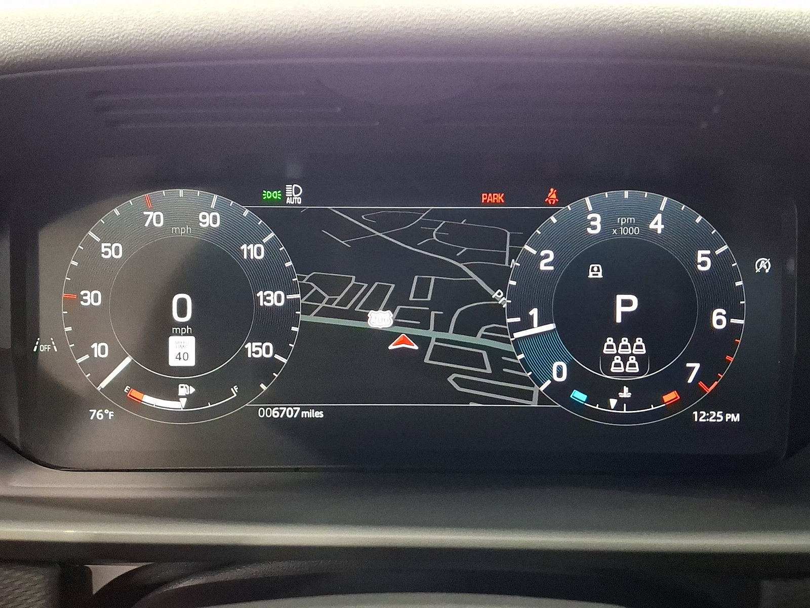 Certified 2025 Land Rover Discovery Dynamic SE AWD/4WD image 21