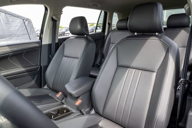 Used 2023 Volkswagen Tiguan SE FWD image 9